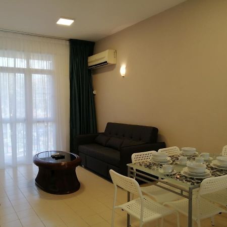 Bayu Emas Apartment By Wellington Resorts Batu Feringgi Exterior foto