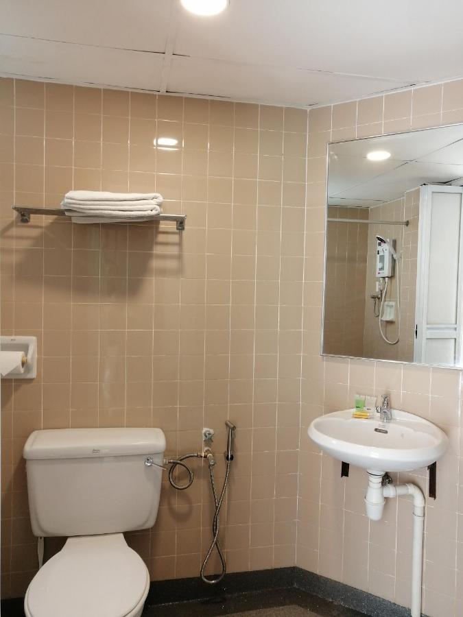 Bayu Emas Apartment By Wellington Resorts Batu Feringgi Exterior foto